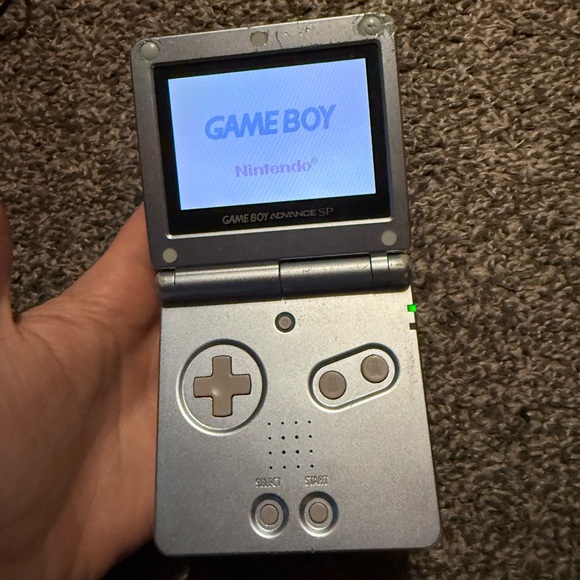Game Boy Advance SP with Case and Charger - Picture 4 of 7